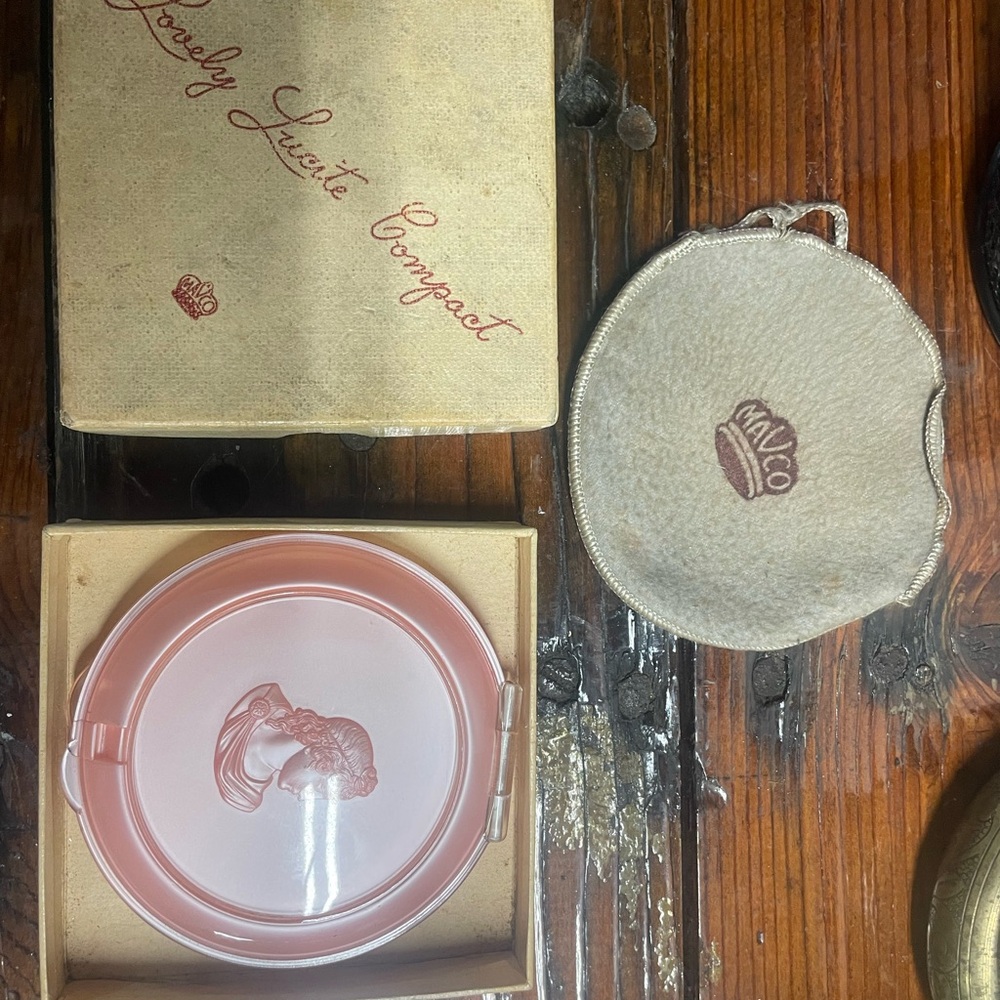 Antique 'Lovely Lucite Compact', Mavco, Pink Cameo, Dust Cloth & Box
